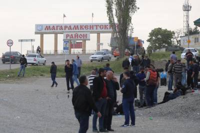 Более 740 россиян вернулись из Азербайджана через спецкоридор на границе в Дагестане - etokavkaz.ru - Россия - Азербайджан - республика Дагестан
