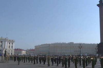 На Дворцовой площади прошла первая тренировка военного оркестра - spb.mk.ru - Санкт-Петербург