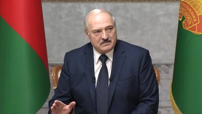 Александр Лукашенко - Лукашенко распорядился начать разработку белорусской вакцины - tvc.ru