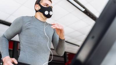 Умная защита от СОVID-19: в России разработали дышащие маски для фитнеса и офиса - 5-tv.ru - Россия