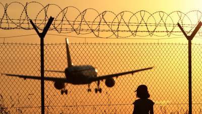 Авиасообщение с Турцией могут ограничить на месяц из-за коронавируса - gazeta.ru - Турция - Англия