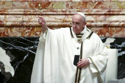 Папа римский впервые за долгое время пожал руки прихожанам на мессе - govoritmoskva.ru - Рим