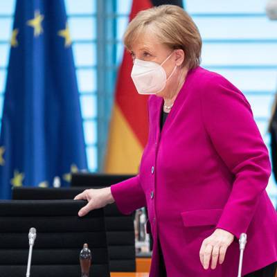 Ангела Меркель - Меркель отменила запись на прививку от коронавируса - radiomayak.ru - территория Темпельхоф