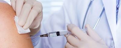 В Калужской области поставили прививку от COVID-19 почти 60 тысяч человек - runews24.ru - Калужская обл.