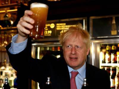 Борис Джонсон - В Великобритании ослабляют карантин. Премьер-министр Джонсон намерен "бесповоротно" выпить пива в пабе - gordonua.com - Англия