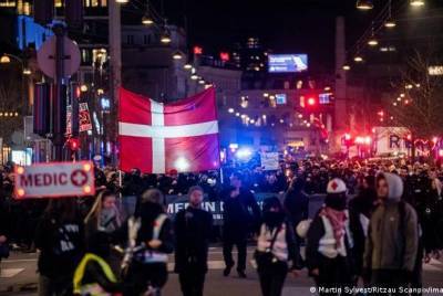 В Дании прошли протесты против "коронавирусного паспорта" - unn.com.ua - Киев - Копенгаген - Дания