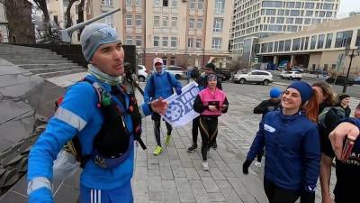 Максим Егоров - Во Владивостоке встретили марафонца из Санкт-Петербурга - 1tv.ru - Санкт-Петербург - Токио - Владивосток