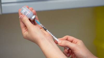 Все жители Великобритании старше 50 лет смогут вакцинироваться от коронавируса - rbnews.uk - Англия