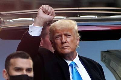 Дональд Трамп - Джозеф Байден - Чарли Честер - Директор американского телеканала признался в пропаганде против Трампа - lenta.ru