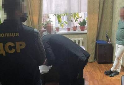 В Киеве на взятке задержали патологоанатомов: "зарабатывали" на выдаче тел умерших - facenews.ua - Украина - Киев