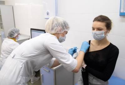 Оксана Абросова - Около 5% населения Кузбасса вакцинировались от COVID-19 с декабря - interfax-russia.ru