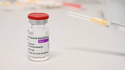 В Италии четыре человека умерли от тромбоза из-за вакцины AstraZeneca - iz.ru - Италия - Израиль