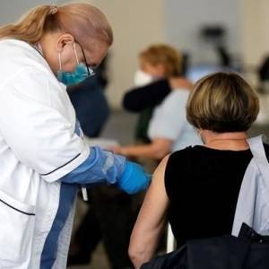 Правительство Кипра вакцинировалось препаратом AstraZeneca - reporter-ua.com - Кипр - Никосия