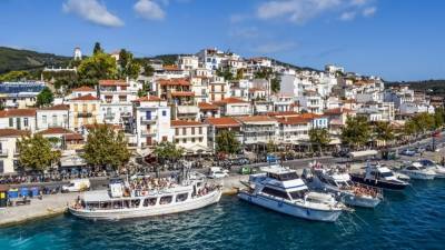Греция отменяет обязательную самоизоляцию для туристов с 19 апреля - politros.com - Евросоюз - Израиль - Сербия - Греция - Эмираты