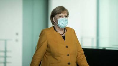 Ангела Меркель - Штеффена Зайберта - Ангела Меркель сделала первую прививку вакциной AstraZeneca - unn.com.ua - Киев