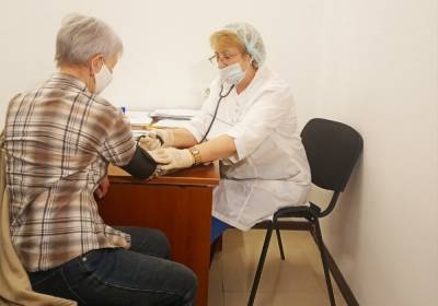 Первой посетительницей пункта вакцинации в «М5 Молл» стала 69-летняя пенсионерка - 7info.ru