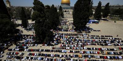 Порядка 70 тысяч мусульман собрались в Иерусалиме на первую молитву в Рамадан — фото - nv.ua - Украина - Израиль - Иерусалим