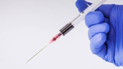 Восемь человек скончались после вакцинации препаратом AstraZeneca во Франции - politros.com - Франция