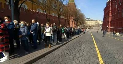 В Москве после карантина открыли мавзолей Ленина: к вождю выстроилась огромная очередь - tsn.ua - Россия - Москва - Ленин
