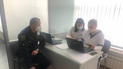 Арсен Аваков - На Украине стартовала вакцинация от коронавируса сотрудников МВД - russian.rt.com