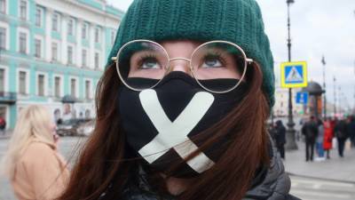 Каждый седьмой россиянин высказался за бессрочный масочный режим - vesti.ru - Санкт-Петербург - Челябинск - Волгоград