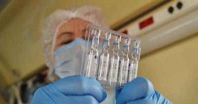 Мелита Вуйнович - В мире сделали около 780 млн прививок от коронавируса - ren.tv - Россия