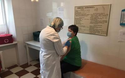 В Украине начали применять вакцину Pfizer - korrespondent.net - Украина - Киевская обл.