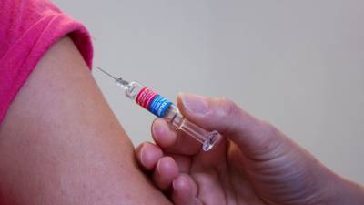 Иммунолог заявил о способности вакцин защищать от мутаций коронавируса - newinform.com - Россия - Москва