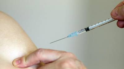 Виктор Ляшко - На Украине начали вакцинацию от COVID-19 препаратом Pfizer - iz.ru - Израиль - Киевская обл.