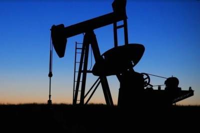 Пандемия существенно сократила запасы нефти во всем мире - mk.ru