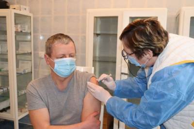 На Львовщине началась вакцинация от коронавируса препаратом Pfizer - 24tv.ua - Львов