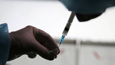 Мэтт Хэнкок - Курс вакцинации от коронавируса прошли более 10 млн британцев - russian.rt.com - Англия