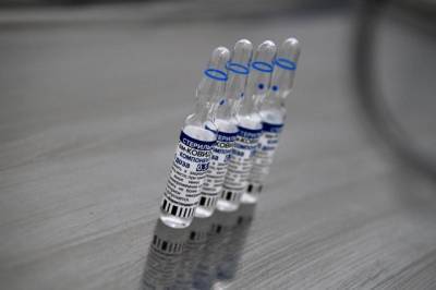 Эффективность вакцины «Спутник V» составила 97,6% - aif.ru
