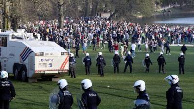 Шутка к 1 апреля привела к массовым беспорядкам в Брюсселе: фото и видео - 24tv.ua - Бельгия - Румыния - Брюссель