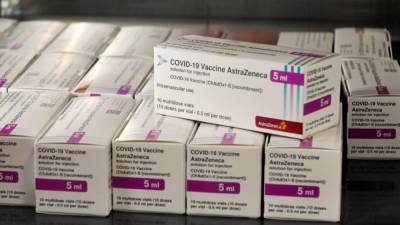 Британский регулятор выявил 30 случаев тромбоза после вакцины AstraZeneca - nation-news.ru - Англия