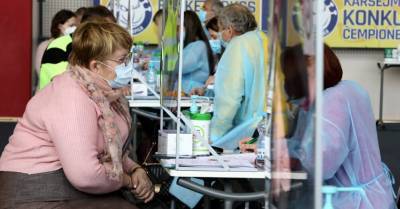 В Пасхальные выходные в центрах массовой вакцинации ждут пенсионеров старше 70 лет - rus.delfi.lv - Латвия
