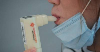 Ученые создали систему выявления COVID-19 с помощью дыхательных тестов - ren.tv - Сингапур - Республика Сингапур