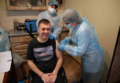 В Луганскую область поступило 800 доз вакцины Coronavac: кого вакцинируют первым - vchaspik.ua - Украина - Луганская обл.