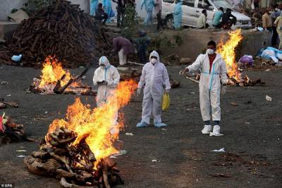 Индия - Крематорий посреди парка: в Индии критическая ситуация с COVID-19, тела сжигают на улице - 24tv.ua