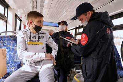 В столичном транспорте сохранили усиленный контроль наличия масок у пассажиров - tvc.ru - Москва