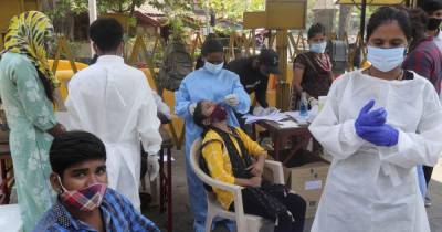Индия - В Индии закончилась вакцина от коронавируса, а количество заражений растет ежедневно на 200 тысяч - tsn.ua