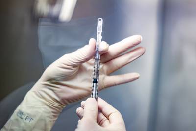 Регулятор ЕС заявил о связи вакцины Johnson & Johnson с тромбозами - 24tv.ua - Евросоюз