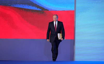 Владимир Путин - Путин поблагодарил россиян за сплоченность в борьбе с пандемией - tvc.ru