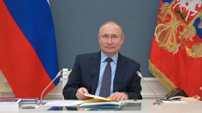 Владимир Путин - Путин призвал всех россиян сделать прививку - gazeta.ru - Россия