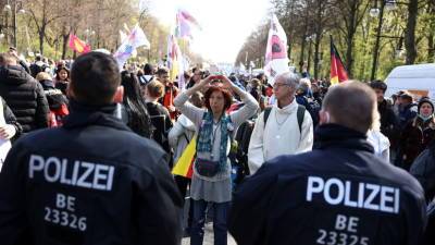 Более 150 человек задержали в Берлине на акции протеста - russian.rt.com - Берлин