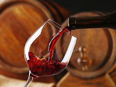 В мире за 2020 год выпили вина объемом с озеро Байкал - unn.com.ua - Украина - Киев