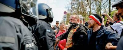 Полиция Берлина задержала более 150 человек на антиковидной акции - runews24.ru - Берлин