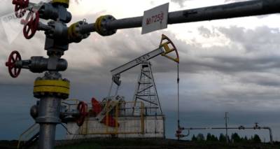 Нефть дешевеет на фоне роста запасов в США и рисков по спросу - ru.armeniasputnik.am - Армения