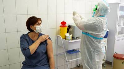 В Киеве за сутки вакцинировали более 1300 человек - 24tv.ua - Киев