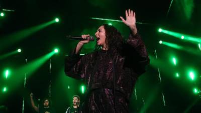 Бэк-вокалист Манижи попал в реанимацию за месяц до «Евровидения» - iz.ru - Россия - Израиль